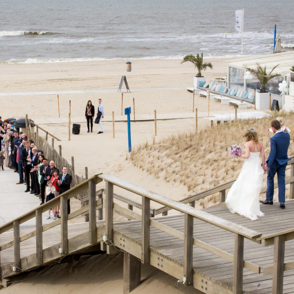 trouwen aan het strand